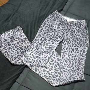 Womens Leopard Print Flare Pants, Med
